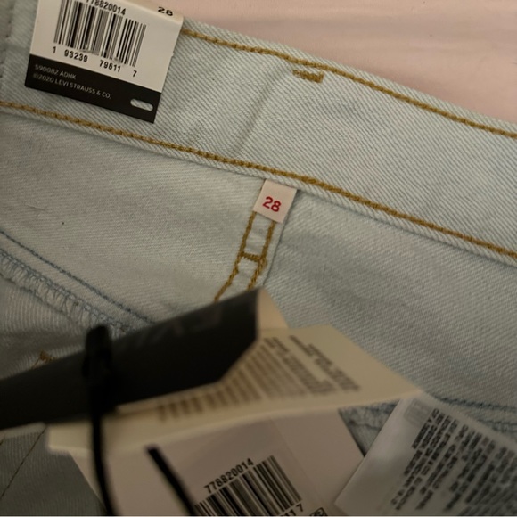 Levi’s High Rise Light Wash Deconstructed Jean Patchwork Raw Hem Skirt NWT 28 - Picture 10 of 16